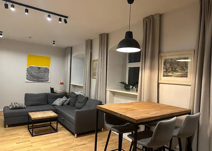 Mini Bookshop アパート *